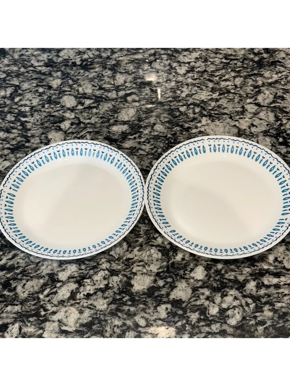 2 Corelle Everyday Expressions Milk Glass Salad Plates 7.5